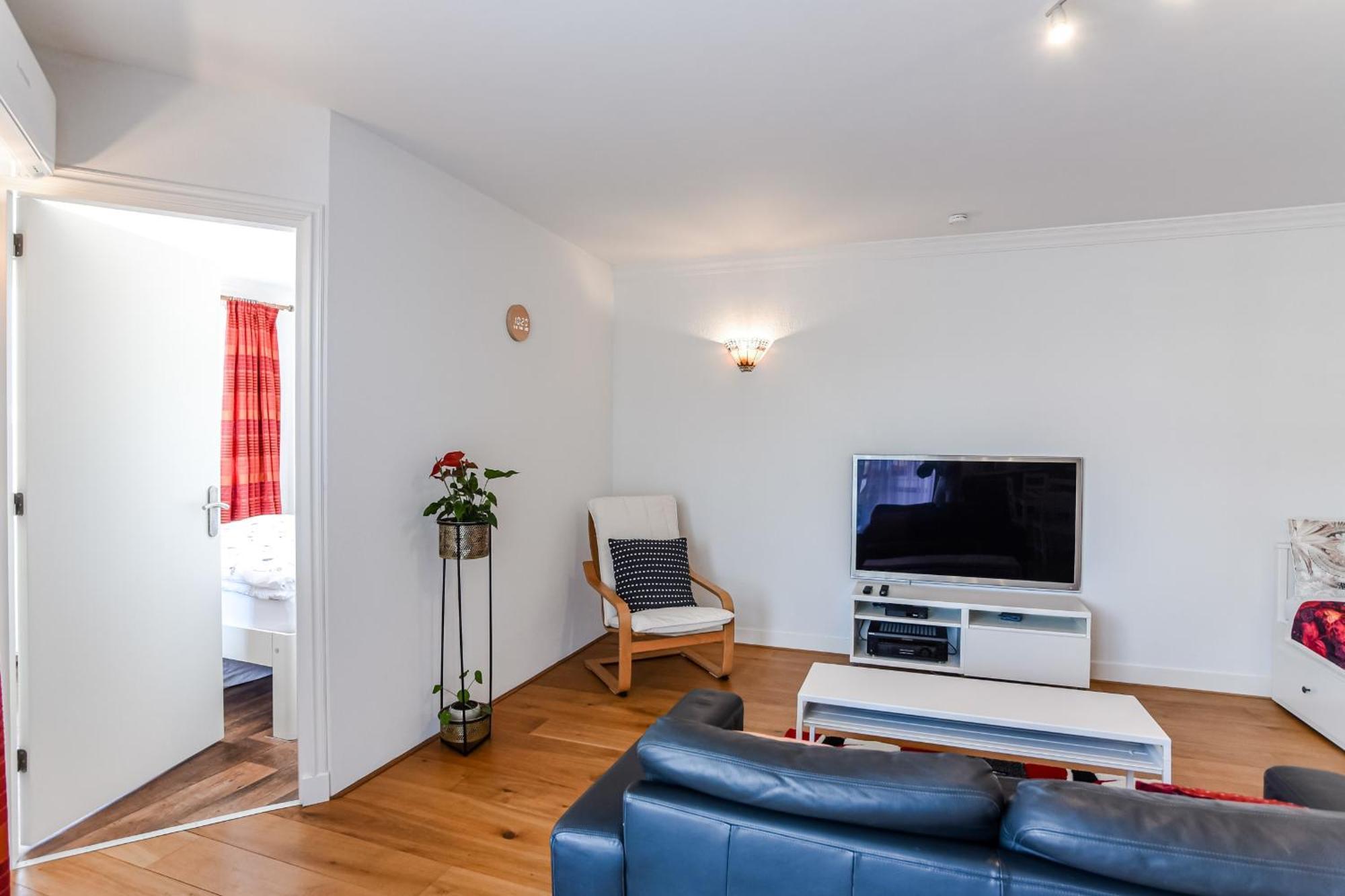 Studio Tara At The Beach With Private Parking Зандфорт Экстерьер фото