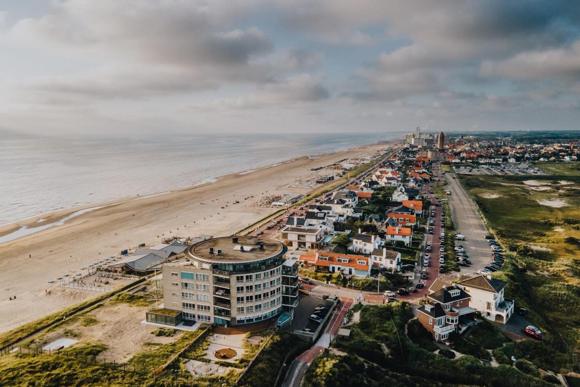 Studio Tara At The Beach With Private Parking Зандфорт Экстерьер фото