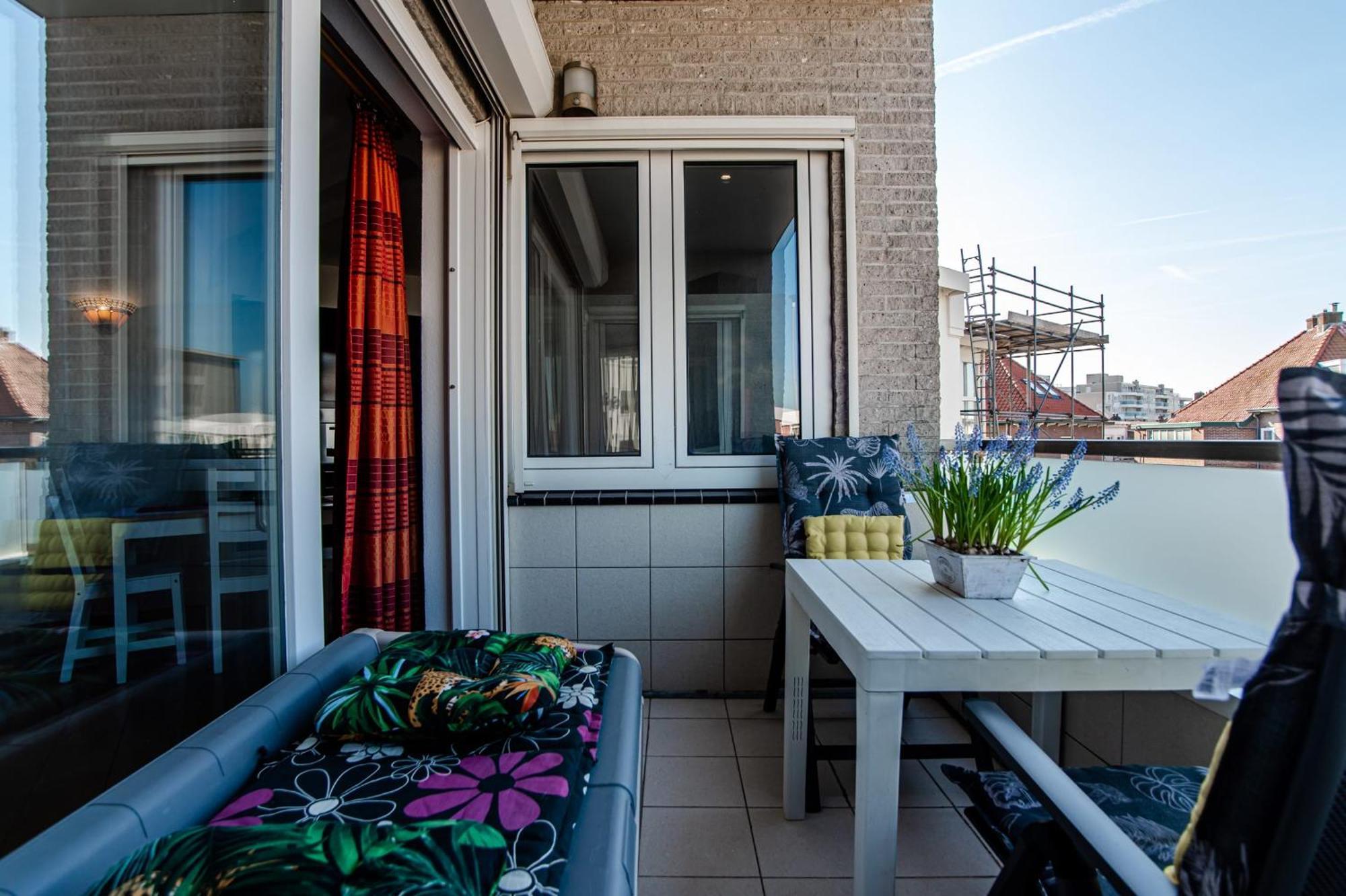 Studio Tara At The Beach With Private Parking Зандфорт Экстерьер фото