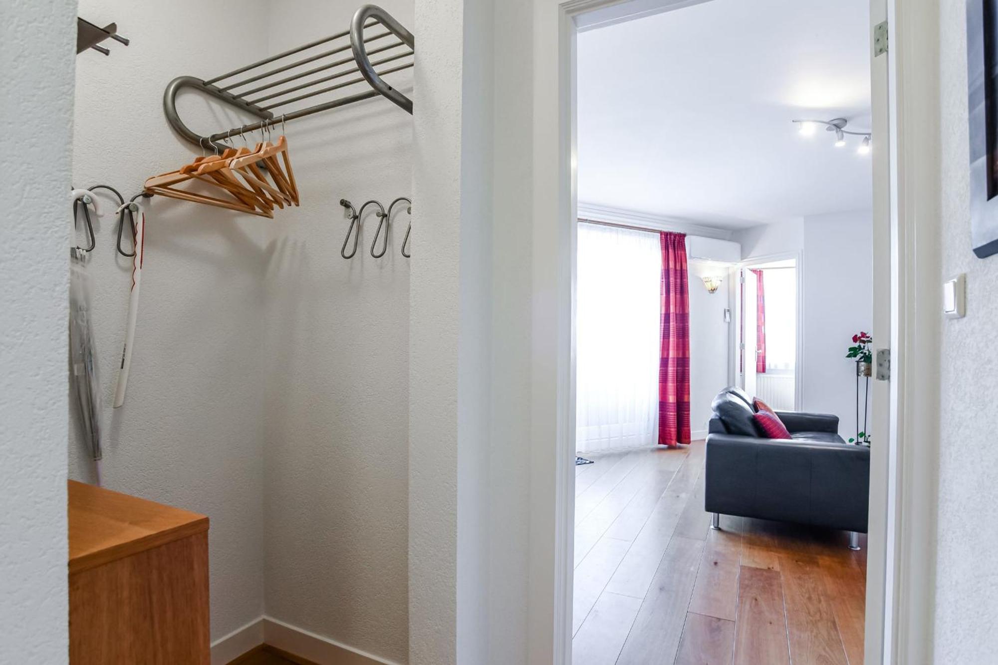 Studio Tara At The Beach With Private Parking Зандфорт Экстерьер фото