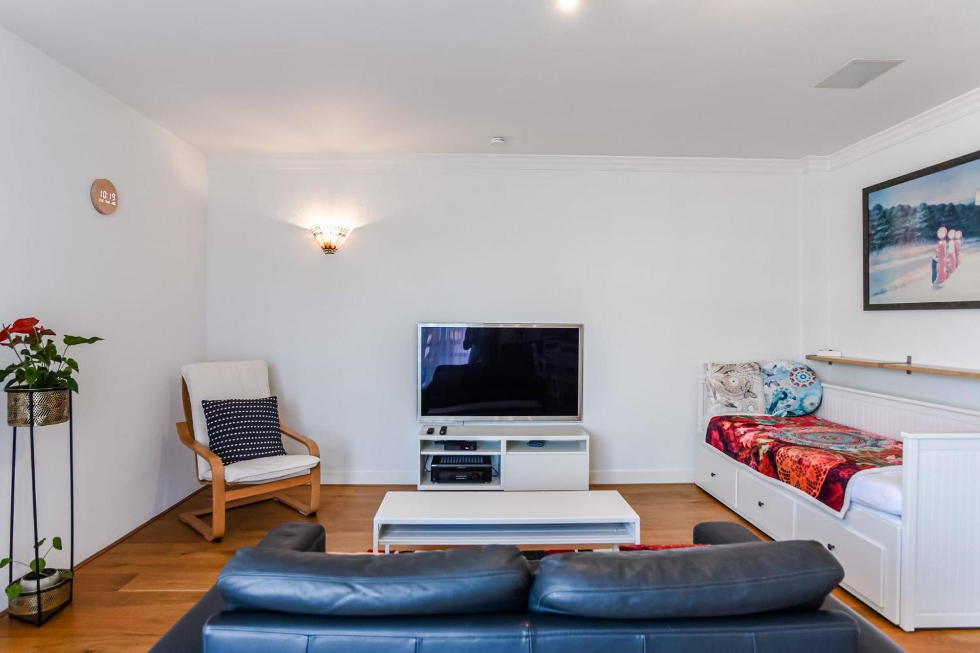 Studio Tara At The Beach With Private Parking Зандфорт Экстерьер фото